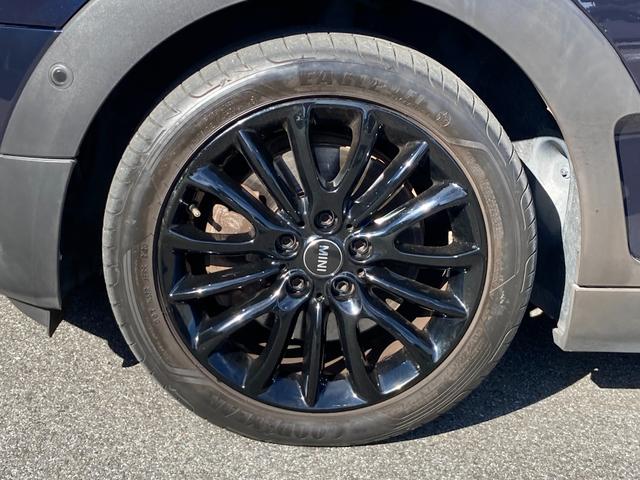 ＭＩＮＩ クーパーＤ　クラブマン　ＰＥＰＰＥＲパッケージ・デジタルパッケージ・シルバールーフ・ドラレコ・ＡＣＣ・１７インチ黒アルミ・ワンオーナー・ＭＩＮＩ認定中古車（２年保証・走行距離無制限）（エニグマティック・ブラック）（22枚目）