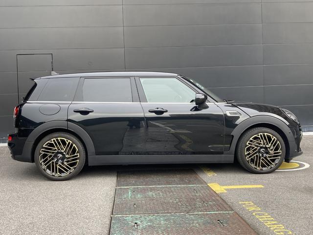 ＭＩＮＩ クーパーＤ　クラブマン　アントールド・エディション　ＨＤＤナビ・アップルカープレイ・ドラレコ・ＡＣＣ・ＭＩＮＩ認定中古車（２年保証・走行距離無制限）（ミッドナイト・ブラック）（4枚目）