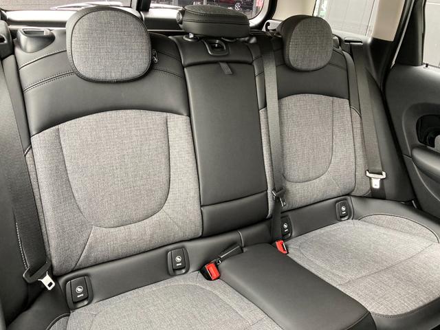 ＭＩＮＩ クーパーＤ　クラブマン　クラシック・トリム　ＨＤＤナビ・アップルカープレイ・ＡＣＣ・ドラレコ・ＭＩＮＩ認定中古車（２年保証・走行距離無制限）（ナノク・ホワイト）（13枚目）