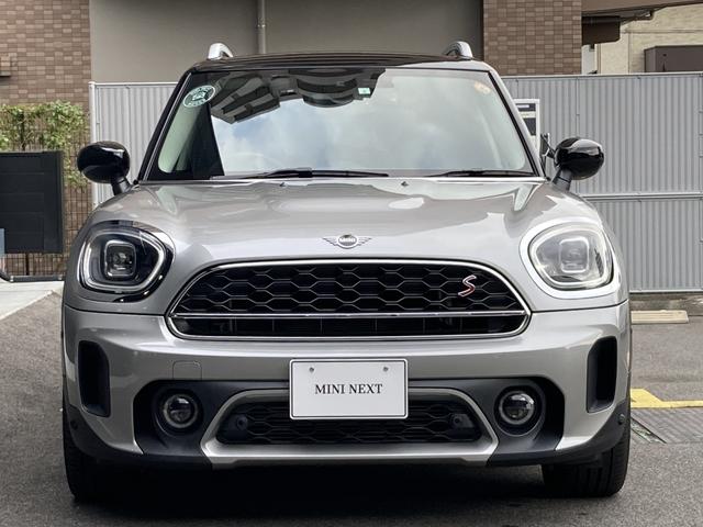 ＭＩＮＩ クパＳＤクロスオバオル４プレミアム＋Ｐクラシクトリム　ＡＣＣ・ＨＤＤナビ・１８インチアルミホイール・ＭＩＮＩ認定中古車（２年保証・走行距離無制限）（メルティング・シルバー）（2枚目）