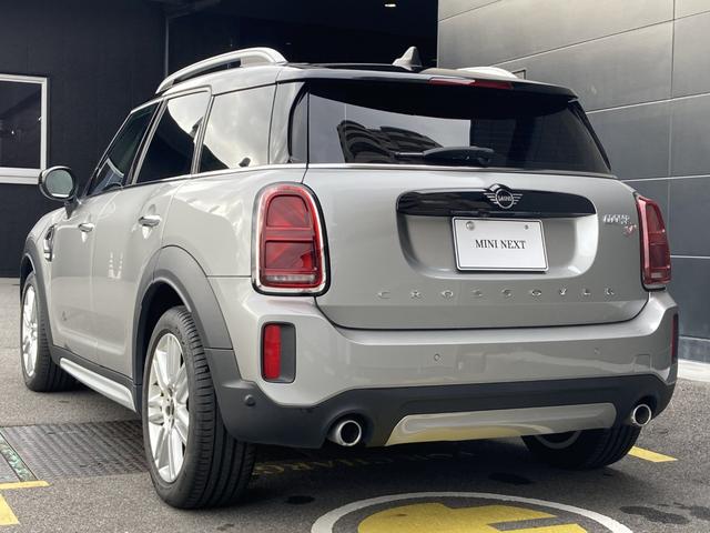 ＭＩＮＩ クパＳＤクロスオバオル４プレミアム＋Ｐクラシクトリム　ＡＣＣ・ＨＤＤナビ・１８インチアルミホイール・ＭＩＮＩ認定中古車（２年保証・走行距離無制限）（メルティング・シルバー）（9枚目）