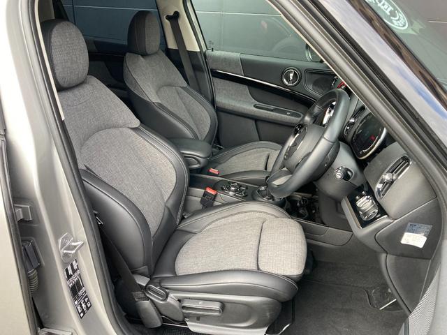 ＭＩＮＩ クパＳＤクロスオバオル４プレミアム＋Ｐクラシクトリム　ＡＣＣ・ＨＤＤナビ・１８インチアルミホイール・ＭＩＮＩ認定中古車（２年保証・走行距離無制限）（メルティング・シルバー）（11枚目）