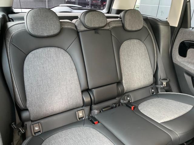 ＭＩＮＩ クパＳＤクロスオバオル４プレミアム＋Ｐクラシクトリム　ＡＣＣ・ＨＤＤナビ・１８インチアルミホイール・ＭＩＮＩ認定中古車（２年保証・走行距離無制限）（メルティング・シルバー）（13枚目）