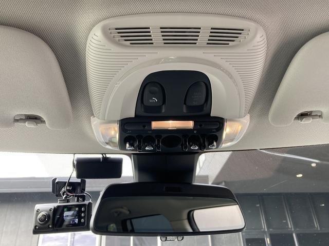 ＭＩＮＩ クーパーＤクラブマンプレミアム＋Ｐクラシック・トリム　アップルカープレイ・ＡＣＣ・ＨＤＤナビ・ドラレコ・ＭＩＮＩ認定中古車（２年保証・走行距離無制限）（ナノク・ホワイト）（19枚目）