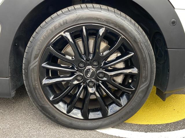 ＭＩＮＩ クーパーＤクラブマンプレミアム＋Ｐクラシック・トリム　アップルカープレイ・ＡＣＣ・ＨＤＤナビ・ドラレコ・ＭＩＮＩ認定中古車（２年保証・走行距離無制限）（ナノク・ホワイト）（22枚目）