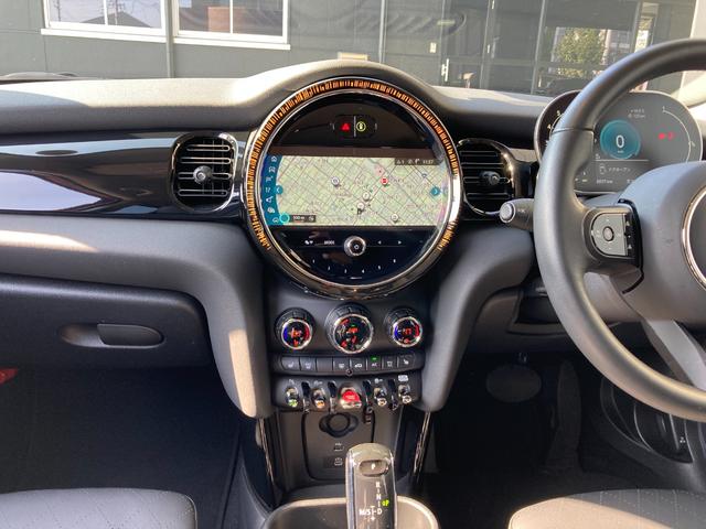 ＭＩＮＩ クーパーＳＤ　クラシック・トリム　ＨＤＤナビ・カープレイ・革シート・社外ＴＶ・ドラレコ・１７インチアルミホイール・ワンオーナー・ＭＩＮＩ認定中古車（２年保証・走行距離無制限）（チリ・レッド）（10枚目）