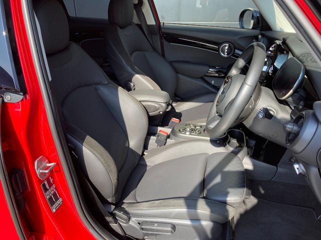 ＭＩＮＩ クーパーＳＤ　クラシック・トリム　ＨＤＤナビ・カープレイ・革シート・社外ＴＶ・ドラレコ・１７インチアルミホイール・ワンオーナー・ＭＩＮＩ認定中古車（２年保証・走行距離無制限）（チリ・レッド）（11枚目）