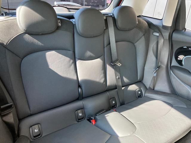 ＭＩＮＩ クーパーＳＤ　クラシック・トリム　ＨＤＤナビ・カープレイ・革シート・社外ＴＶ・ドラレコ・１７インチアルミホイール・ワンオーナー・ＭＩＮＩ認定中古車（２年保証・走行距離無制限）（チリ・レッド）（13枚目）