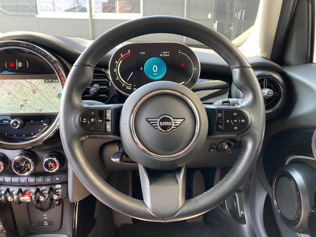 ＭＩＮＩ クーパーＳＤ　クラシック・トリム　ＨＤＤナビ・カープレイ・革シート・社外ＴＶ・ドラレコ・１７インチアルミホイール・ワンオーナー・ＭＩＮＩ認定中古車（２年保証・走行距離無制限）（チリ・レッド）（16枚目）