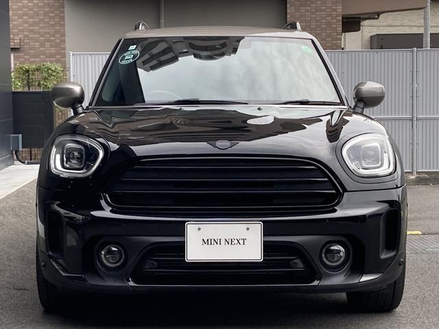 ＭＩＮＩ クーパーＤ　クロスオーバー・シャドー・エディション　ＨＤＤナビ＋アップルカープレイ・１８インチ黒アルミホイール・ＡＣＣ・ワンオーナー・ＭＩＮＩ認定中古車（２年保証・走行距離無制限）（ミッドナイト・ブラック）（2枚目）