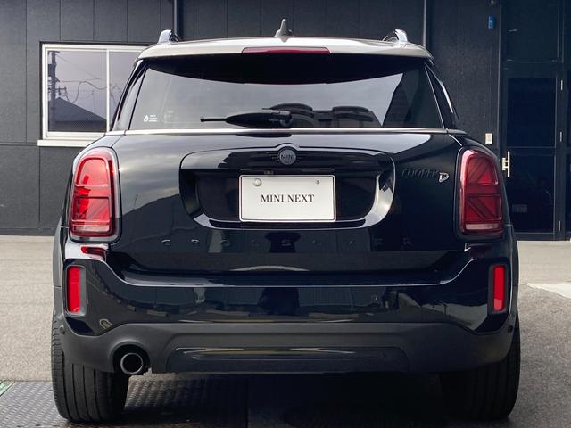 ＭＩＮＩ クーパーＤ　クロスオーバー・シャドー・エディション　ＨＤＤナビ＋アップルカープレイ・１８インチ黒アルミホイール・ＡＣＣ・ワンオーナー・ＭＩＮＩ認定中古車（２年保証・走行距離無制限）（ミッドナイト・ブラック）（3枚目）