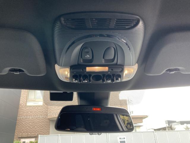 ＭＩＮＩ クーパーＤ　クロスオーバー・シャドー・エディション　ＨＤＤナビ＋アップルカープレイ・１８インチ黒アルミホイール・ＡＣＣ・ワンオーナー・ＭＩＮＩ認定中古車（２年保証・走行距離無制限）（ミッドナイト・ブラック）（19枚目）