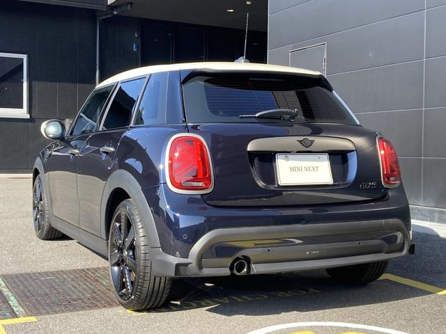 ＭＩＮＩ クーパー　レゾリュート・エディション　アップルカープレイ・ＡＣＣ・ドラレコ・ＭＩＮＩ認定中古車（２年保証・走行距離無制限）（エニグマティック・ブラック）（9枚目）