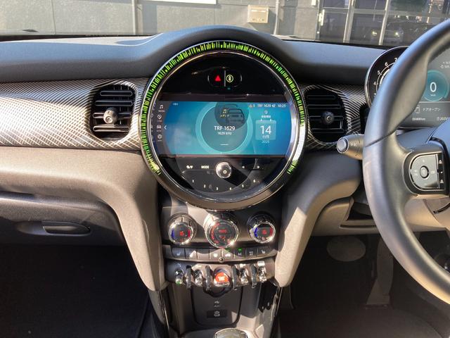 ＭＩＮＩ クーパー　レゾリュート・エディション　アップルカープレイ・ＡＣＣ・ドラレコ・ＭＩＮＩ認定中古車（２年保証・走行距離無制限）（エニグマティック・ブラック）（10枚目）