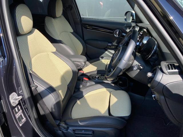 ＭＩＮＩ クーパー　レゾリュート・エディション　アップルカープレイ・ＡＣＣ・ドラレコ・ＭＩＮＩ認定中古車（２年保証・走行距離無制限）（エニグマティック・ブラック）（11枚目）
