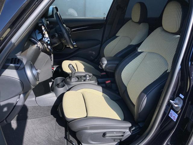 ＭＩＮＩ クーパー　レゾリュート・エディション　アップルカープレイ・ＡＣＣ・ドラレコ・ＭＩＮＩ認定中古車（２年保証・走行距離無制限）（エニグマティック・ブラック）（12枚目）