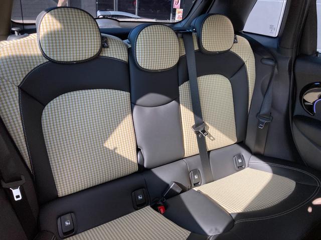 ＭＩＮＩ クーパー　レゾリュート・エディション　アップルカープレイ・ＡＣＣ・ドラレコ・ＭＩＮＩ認定中古車（２年保証・走行距離無制限）（エニグマティック・ブラック）（13枚目）