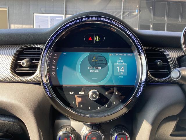 ＭＩＮＩ クーパー　レゾリュート・エディション　アップルカープレイ・ＡＣＣ・ドラレコ・ＭＩＮＩ認定中古車（２年保証・走行距離無制限）（エニグマティック・ブラック）（14枚目）