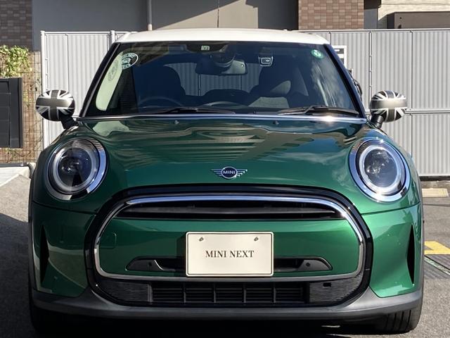 ＭＩＮＩ クーパー　クラシック・トリム　アップルカープレイ・ドラレコ・ワンオーナー・ＭＩＮＩ認定中古車（２年保証・走行距離無制限）（ブリティッシュ・レーシング・グリーン）（2枚目）
