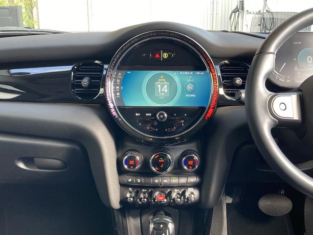 ＭＩＮＩ クーパー　クラシック・トリム　アップルカープレイ・ドラレコ・ワンオーナー・ＭＩＮＩ認定中古車（２年保証・走行距離無制限）（ブリティッシュ・レーシング・グリーン）（10枚目）