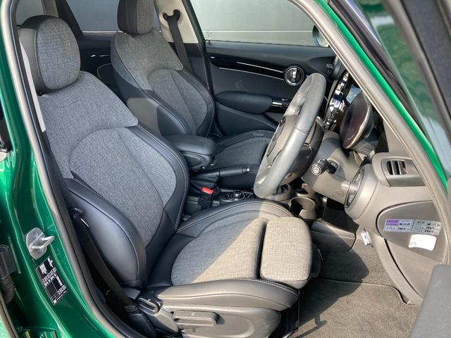 ＭＩＮＩ クーパー　クラシック・トリム　アップルカープレイ・ドラレコ・ワンオーナー・ＭＩＮＩ認定中古車（２年保証・走行距離無制限）（ブリティッシュ・レーシング・グリーン）（11枚目）