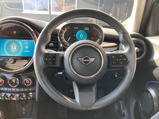 ＭＩＮＩ クーパー　クラシック・トリム　アップルカープレイ・ドラレコ・ワンオーナー・ＭＩＮＩ認定中古車（２年保証・走行距離無制限）（ブリティッシュ・レーシング・グリーン）（16枚目）