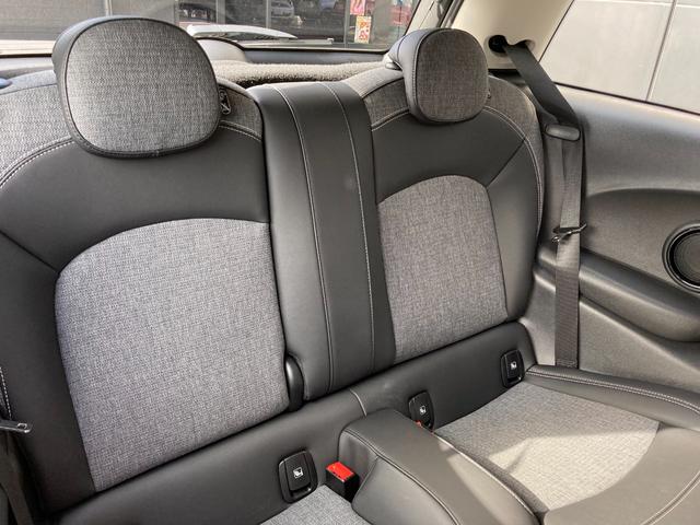 ＭＩＮＩ クーパーＤ　カムデン・エディション　ＡＣＣ・カープレイ・ドラレコ・ＭＩＮＩ認定中古車（２年保証・走行距離無制限）（ナノク・ホワイト）（13枚目）
