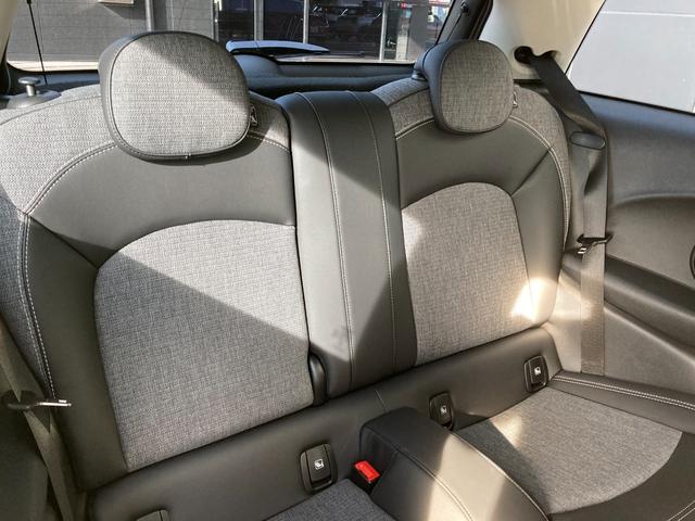 ＭＩＮＩ クーパーＤ　カムデン・エディション　ＡＣＣ・カープレイ・１７インチアルミホイール・ＭＩＮＩ認定中古車（２年保証・走行距離無制限）（ルーフトップ・グレー）（13枚目）