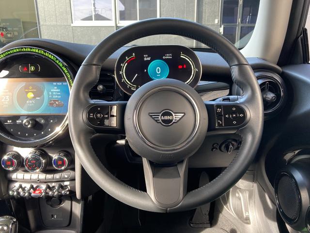 ＭＩＮＩ クーパーＤ　カムデン・エディション　ＡＣＣ・カープレイ・１７インチアルミホイール・ＭＩＮＩ認定中古車（２年保証・走行距離無制限）（ルーフトップ・グレー）（16枚目）