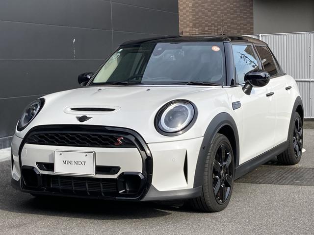ＭＩＮＩ クーパーＳプレミアムプラスパッケージクラシックトリム　ＡＣＣ・ＨＤＤナビ・ワンオーナー・ＭＩＮＩ認定中古車（２年保証・走行距離無制限）（ナノク・ホワイト）（7枚目）