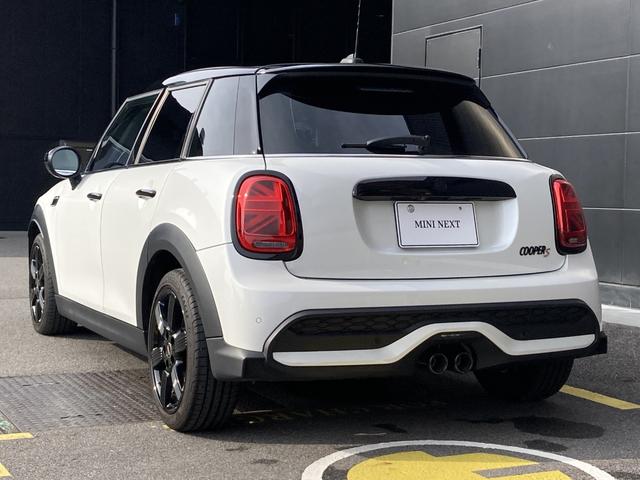ＭＩＮＩ クーパーＳプレミアムプラスパッケージクラシックトリム　ＡＣＣ・ＨＤＤナビ・ワンオーナー・ＭＩＮＩ認定中古車（２年保証・走行距離無制限）（ナノク・ホワイト）（9枚目）