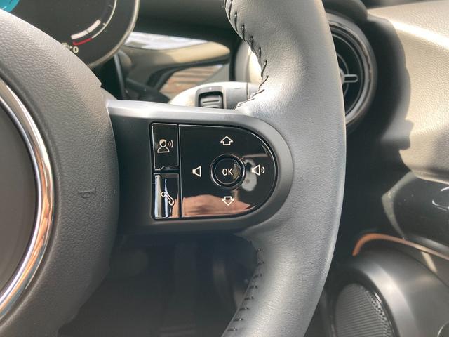 ＭＩＮＩ クーパーＳプレミアムプラスパッケージクラシックトリム　ＡＣＣ・ＨＤＤナビ・ワンオーナー・ＭＩＮＩ認定中古車（２年保証・走行距離無制限）（ナノク・ホワイト）（18枚目）