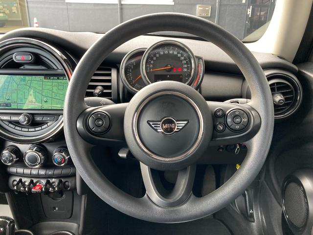 MINI ヴィクトリア ナビパッケージ・社外リアカメラ・社外シートヒーター・MINI認定中古車(1年保証・走行距離無制限)(ペッパー・ホワイト)(16枚目)