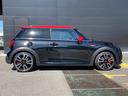 ＭＩＮＩ ＪＣＷ　プレミアムプラスパッケージ　ＪＣＷトリム　赤ルーフ・ボンネットストライプ・１８インチアルミホイール・ドラレコ・ワンオーナー・ＭＩＮＩ認定中古車（２年保証・走行距離無制限）（ミッドナイト・ブラック）（4枚目）