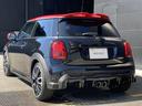ＪＣＷ　プレミアムプラスパッケージ　ＪＣＷトリム　赤ルーフ・ボンネットストライプ・１８インチアルミホイール・ドラレコ・ワンオーナー・ＭＩＮＩ認定中古車（２年保証・走行距離無制限）（ミッドナイト・ブラック）（9枚目）