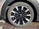 クーパーＤ　カムデン・エディション　ＡＣＣ・カープレイ・１７インチアルミホイール・ＭＩＮＩ認定中古車（２年保証・走行距離無制限）（ルーフトップ・グレー）（22枚目）