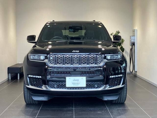 ジープ・グランドチェロキーＬ サミット　リザーブ　新車保証継承　ＬＥＤヘッドランプ　フロントフォグ　リアフォグ　オートヘッドライト　純正ナビ　ＥＴＣ２．０　レザーシート　シートヒーター　ハンドルヒーター　３列シート　純正アルミホイール（5枚目）