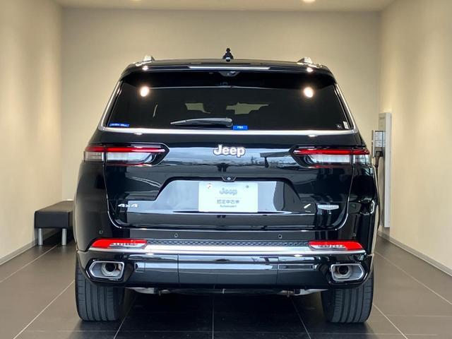ジープ・グランドチェロキーＬ サミット　リザーブ　新車保証継承　ＬＥＤヘッドランプ　フロントフォグ　リアフォグ　オートヘッドライト　純正ナビ　ＥＴＣ２．０　レザーシート　シートヒーター　ハンドルヒーター　３列シート　純正アルミホイール（6枚目）