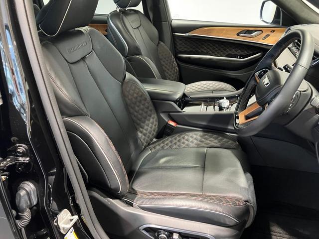 ジープ・グランドチェロキーＬ サミット　リザーブ　新車保証継承　ＬＥＤヘッドランプ　フロントフォグ　リアフォグ　オートヘッドライト　純正ナビ　ＥＴＣ２．０　レザーシート　シートヒーター　ハンドルヒーター　３列シート　純正アルミホイール（14枚目）