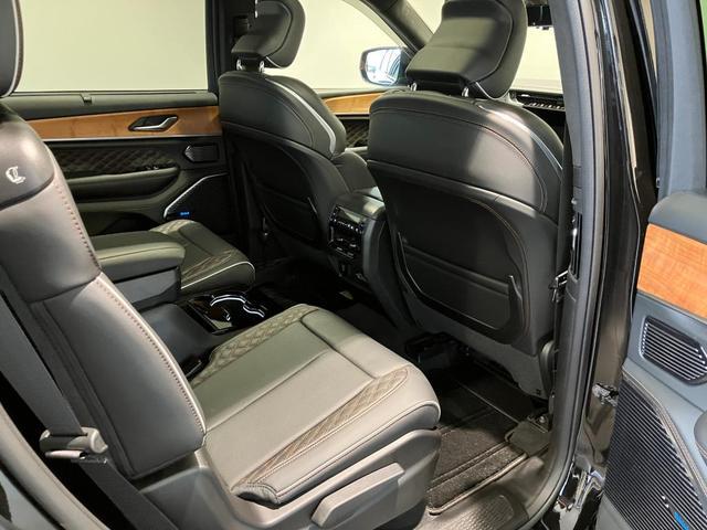 ジープ・グランドチェロキーＬ サミット　リザーブ　新車保証継承　ＬＥＤヘッドランプ　フロントフォグ　リアフォグ　オートヘッドライト　純正ナビ　ＥＴＣ２．０　レザーシート　シートヒーター　ハンドルヒーター　３列シート　純正アルミホイール（16枚目）