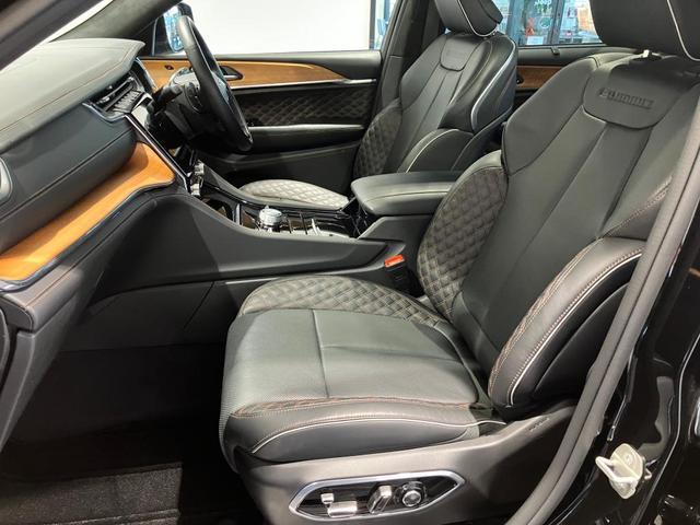 ジープ・グランドチェロキーＬ サミット　リザーブ　新車保証継承　ＬＥＤヘッドランプ　フロントフォグ　リアフォグ　オートヘッドライト　純正ナビ　ＥＴＣ２．０　レザーシート　シートヒーター　ハンドルヒーター　３列シート　純正アルミホイール（20枚目）