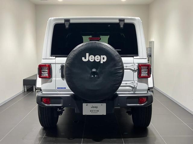 ジープ・ラングラーアンリミテッド サハラ 認知中古車保証 純正ナビ ETC2.0 バックカメラ LEDヘッドライト オートヘッドライト レザーシート シートヒーター ステアリングヒーター ターボエンジン フロントフォグ リアフォグ(8枚目)