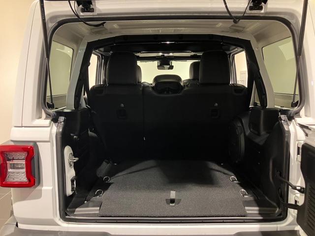 ジープ・ラングラーアンリミテッド サハラ 認知中古車保証 純正ナビ ETC2.0 バックカメラ LEDヘッドライト オートヘッドライト レザーシート シートヒーター ステアリングヒーター ターボエンジン フロントフォグ リアフォグ(27枚目)