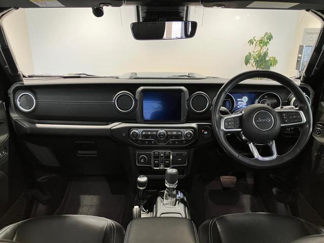 ジープ・ラングラーアンリミテッド サハラ　認定中古車保証　整備付　純正ナビゲーションシステム　Ａｐｐｌｅ　Ｃａｒｐｌａｙ　レザーシート　シートヒーター　ステアリングヒーター　フロントカメラ　サイドカメラ　バックカメラ　ＥＴＣ２．０（14枚目）