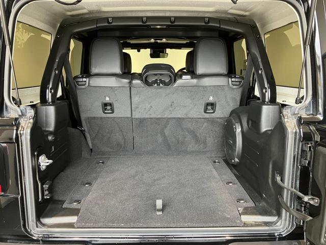 ジープ・ラングラーアンリミテッド サハラ　認定中古車保証　整備付　純正ナビゲーションシステム　Ａｐｐｌｅ　Ｃａｒｐｌａｙ　レザーシート　シートヒーター　ステアリングヒーター　フロントカメラ　サイドカメラ　バックカメラ　ＥＴＣ２．０（27枚目）