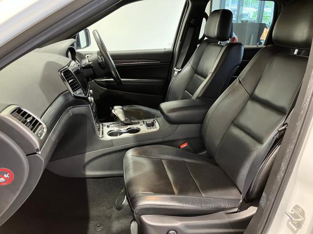 ジープ・グランドチェロキー リミテッド　認定中古車保証　４ＷＤ　レザーシート　シートヒーター　ハンドルヒーター　純正ナビ　ＥＴＣ２．０　バックカメラ　パワーリフトゲート　アダプティブクルーズコントロール　レーンキープアシスト（22枚目）