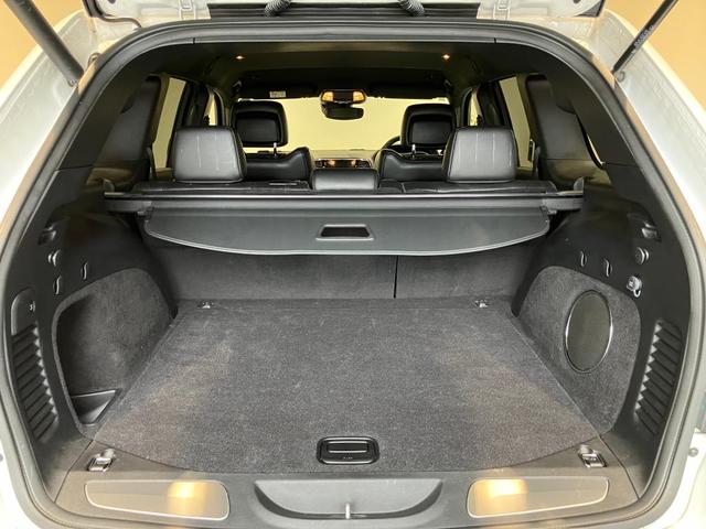 ジープ・グランドチェロキー リミテッド　認定中古車保証　４ＷＤ　レザーシート　シートヒーター　ハンドルヒーター　純正ナビ　ＥＴＣ２．０　バックカメラ　パワーリフトゲート　アダプティブクルーズコントロール　レーンキープアシスト（27枚目）