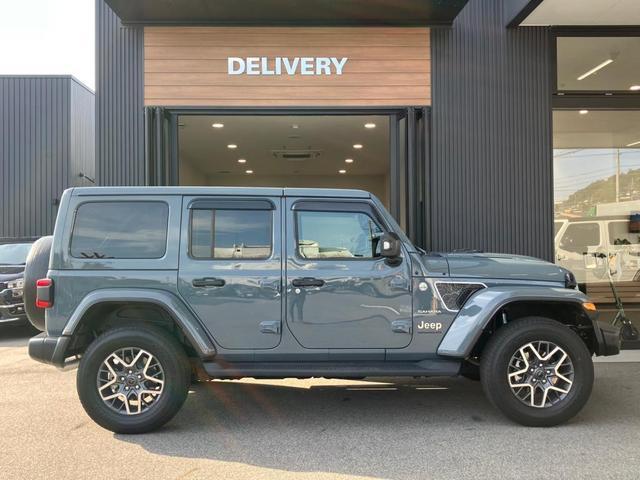 ジープ・ラングラーアンリミテッド サハラ ローンチエディション 認定中古車保証 4WD LEDヘッドライト フロントフォグ 純正ナビ ETC2.0 バックカメラ フロントカメラ レザーシート シートヒーター ステアリングヒーター オートエアコン ターボエンジン(6枚目)