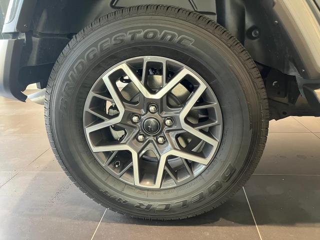 ジープ・ラングラーアンリミテッド サハラ ローンチエディション 認定中古車保証 4WD LEDヘッドライト フロントフォグ 純正ナビ ETC2.0 バックカメラ フロントカメラ レザーシート シートヒーター ステアリングヒーター オートエアコン ターボエンジン(11枚目)