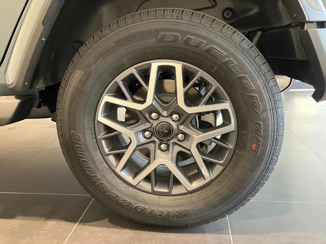 ジープ・ラングラーアンリミテッド サハラ ローンチエディション 認定中古車保証 4WD LEDヘッドライト フロントフォグ 純正ナビ ETC2.0 バックカメラ フロントカメラ レザーシート シートヒーター ステアリングヒーター オートエアコン ターボエンジン(12枚目)